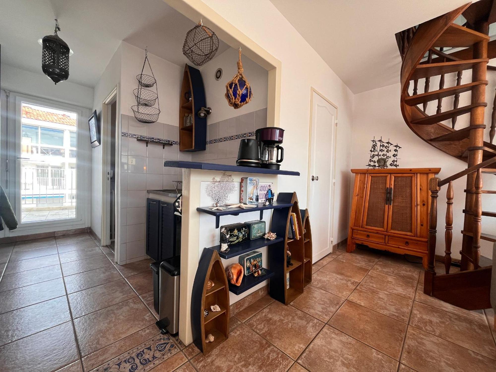 Coeur De : Lumineux Avec Balcon, Proche Et Commerces - Fr-1-239-1079 Appartement *